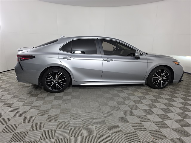 Vehicle image 5 of 37