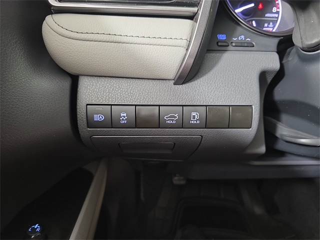 Vehicle image 22 of 37