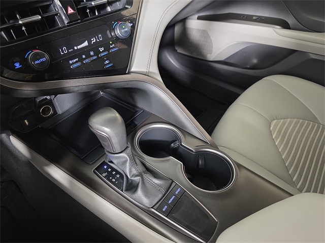 Vehicle image 20 of 37