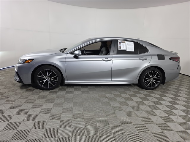 Vehicle image 9 of 37