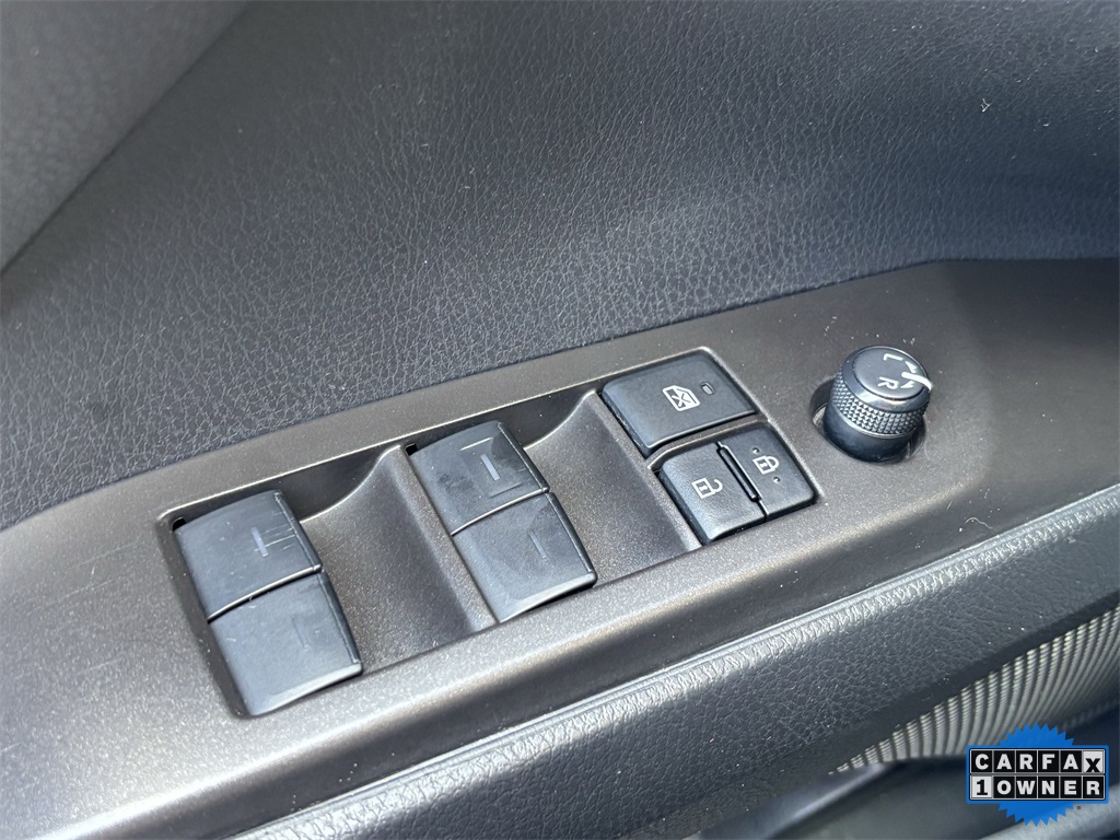 Vehicle image 19 of 26