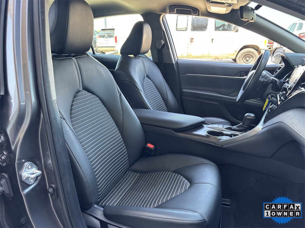 Vehicle image 22 of 26