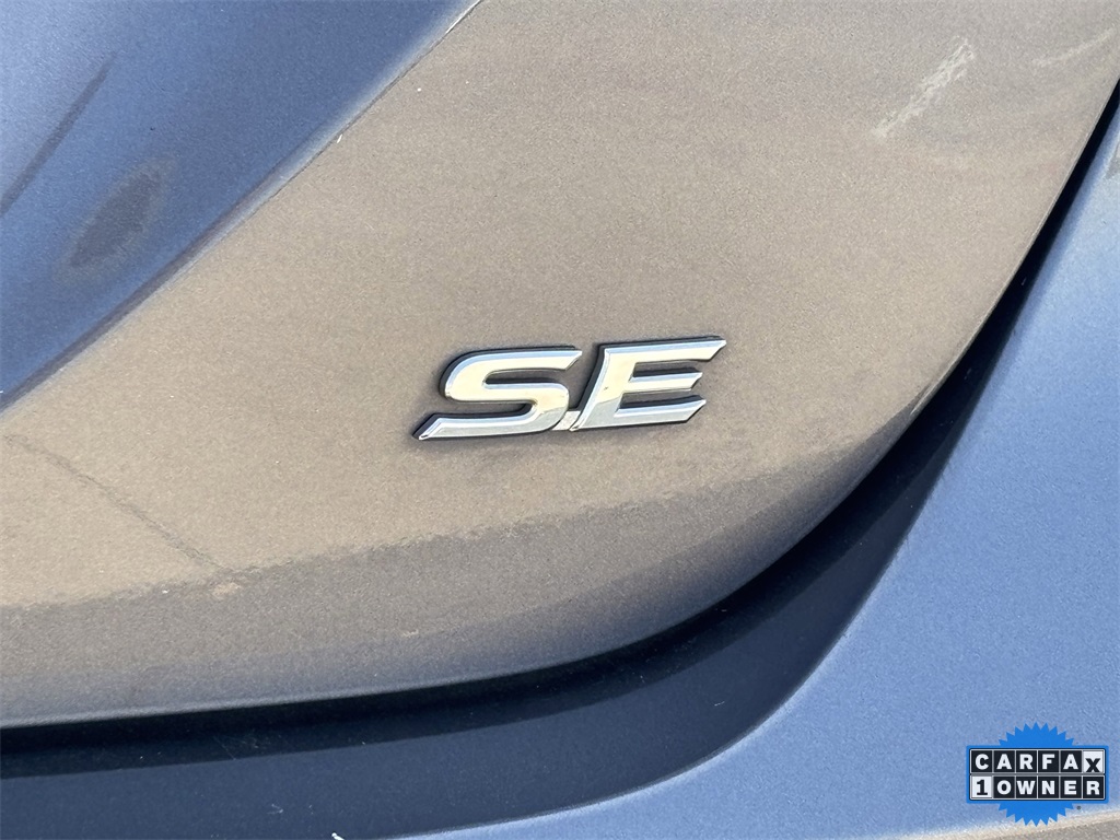 Vehicle image 7 of 26