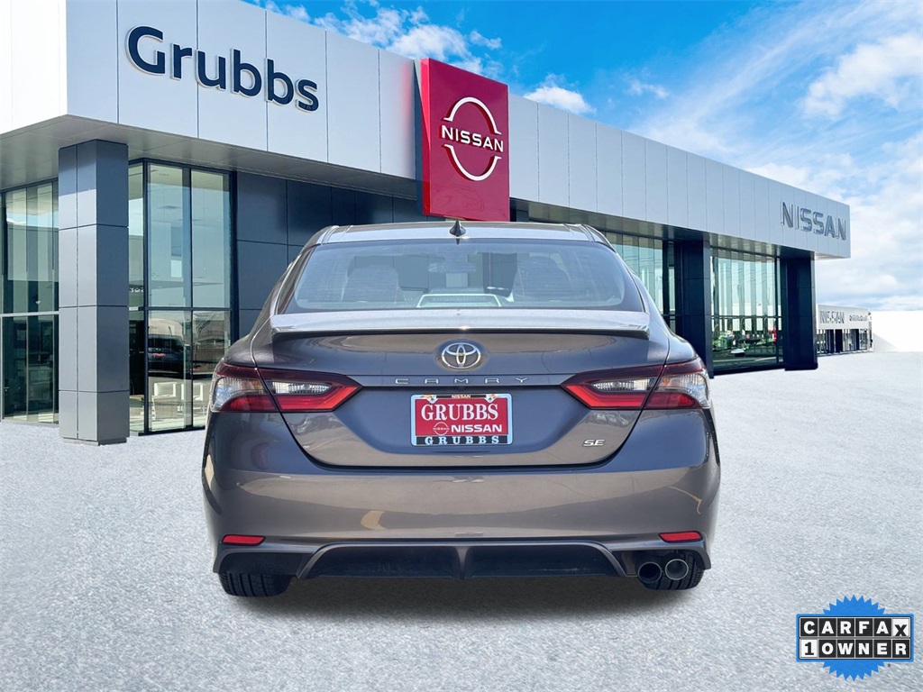 Vehicle image 4 of 26