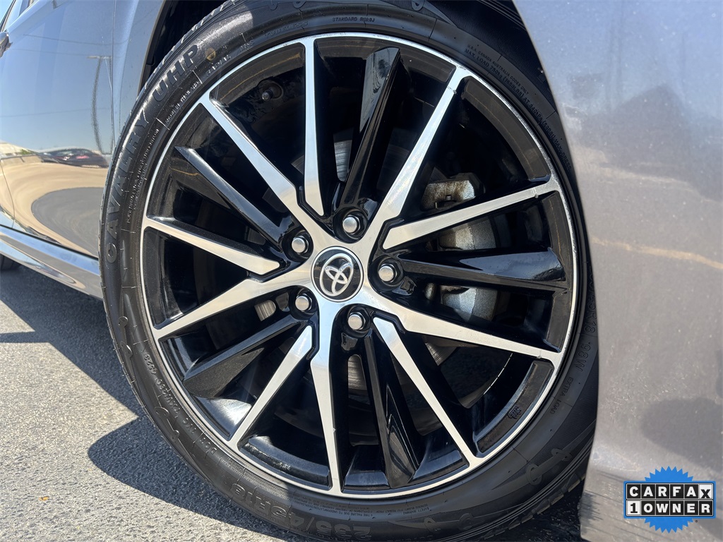 Vehicle image 8 of 26