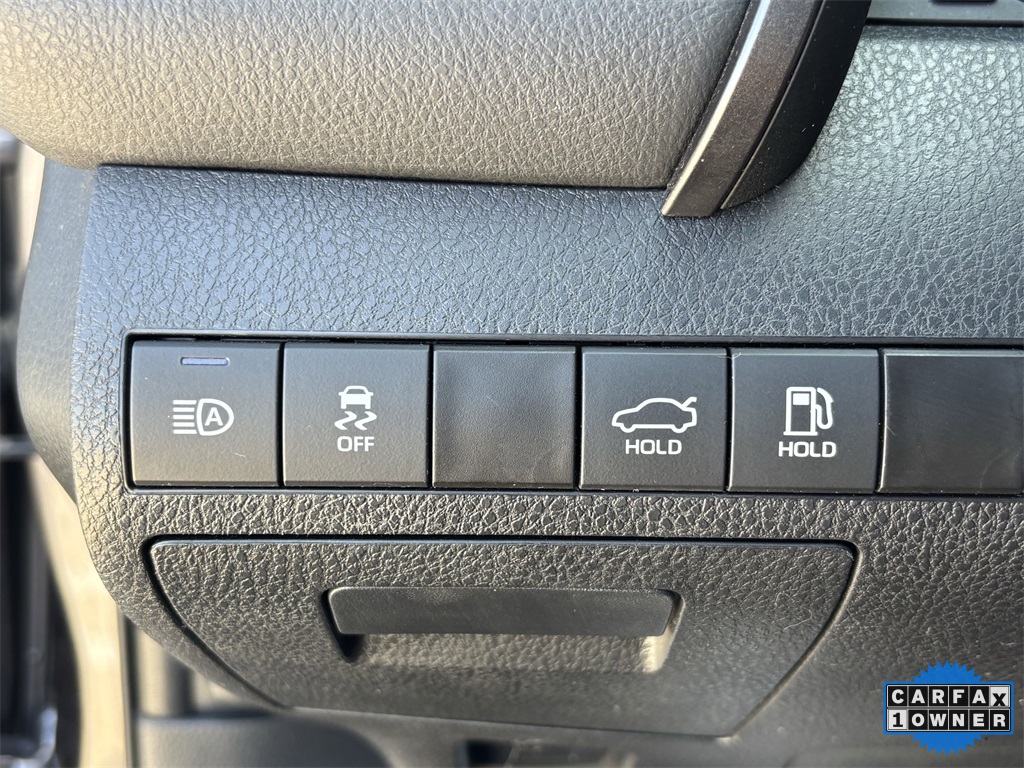 Vehicle image 18 of 26