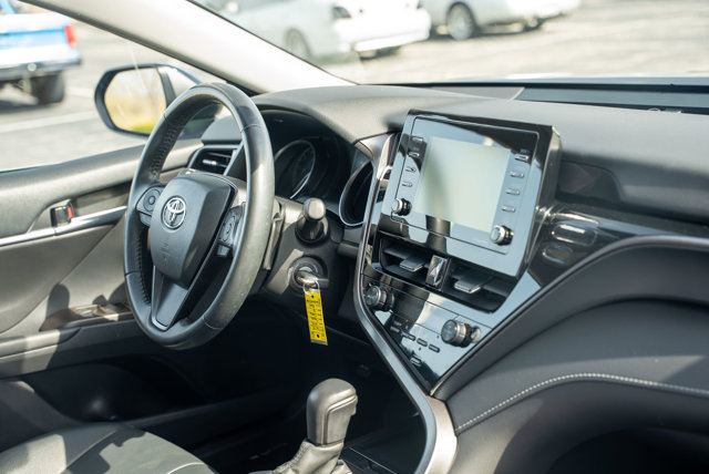 Vehicle image 11 of 36