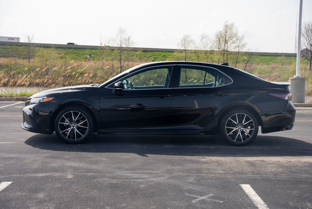 Vehicle image 8 of 36