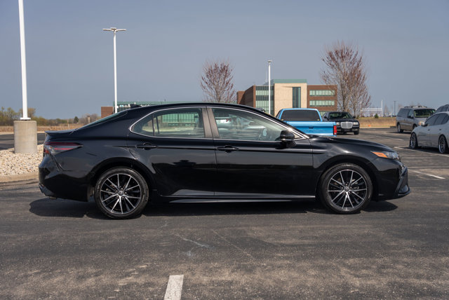 Vehicle image 4 of 36