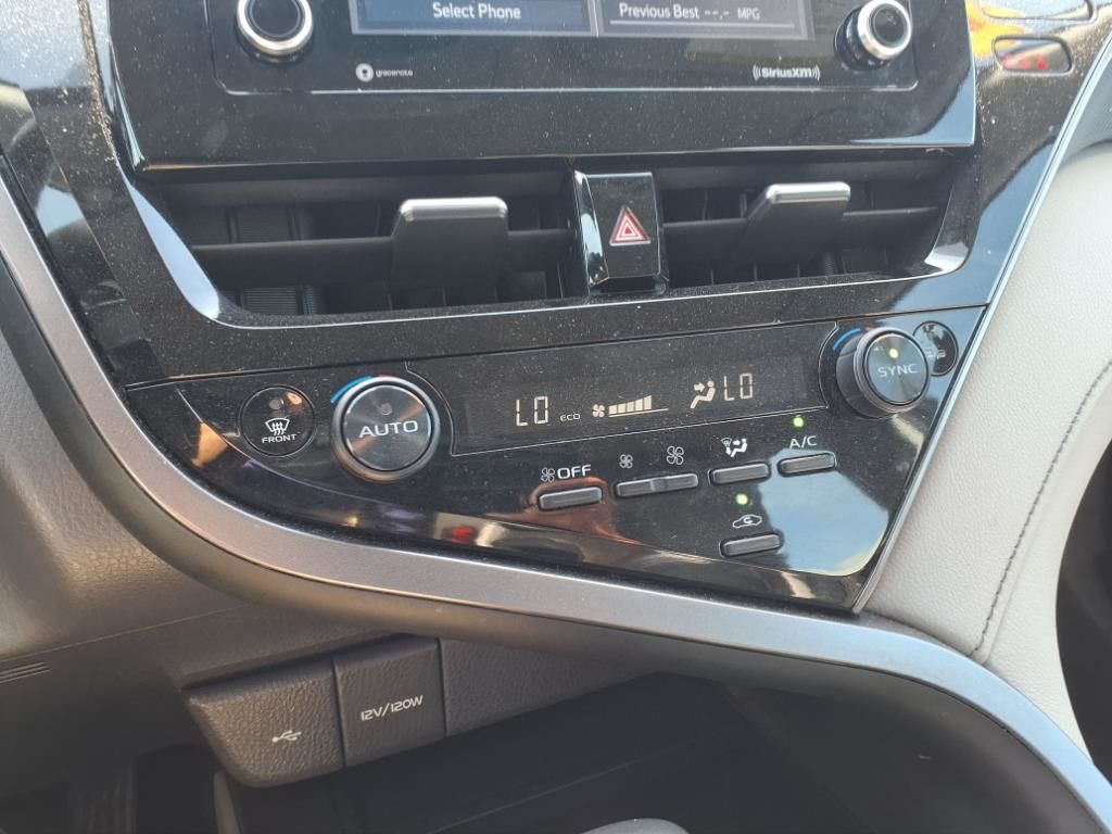 Vehicle image 23 of 28