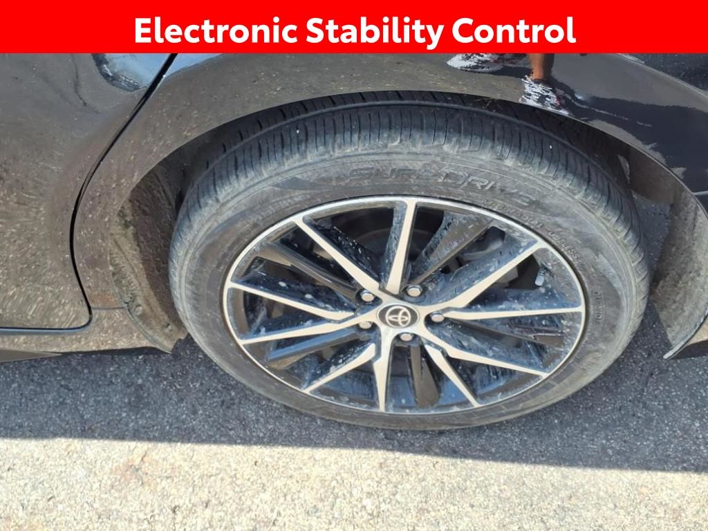 Vehicle image 8 of 28