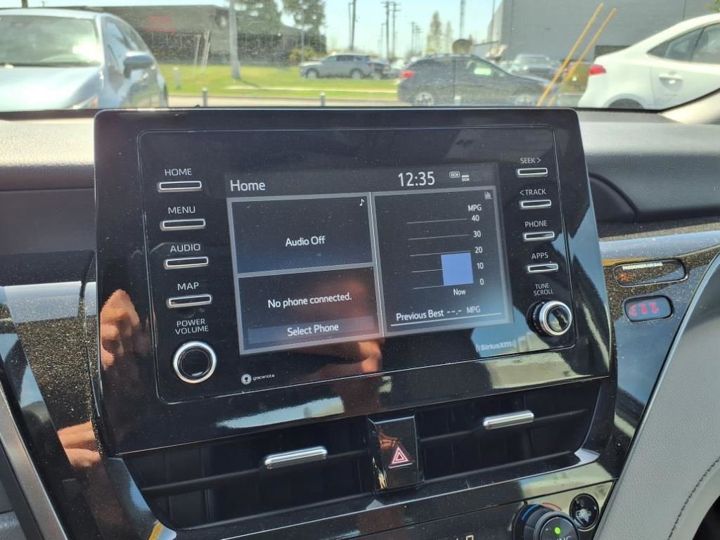 Vehicle image 22 of 28