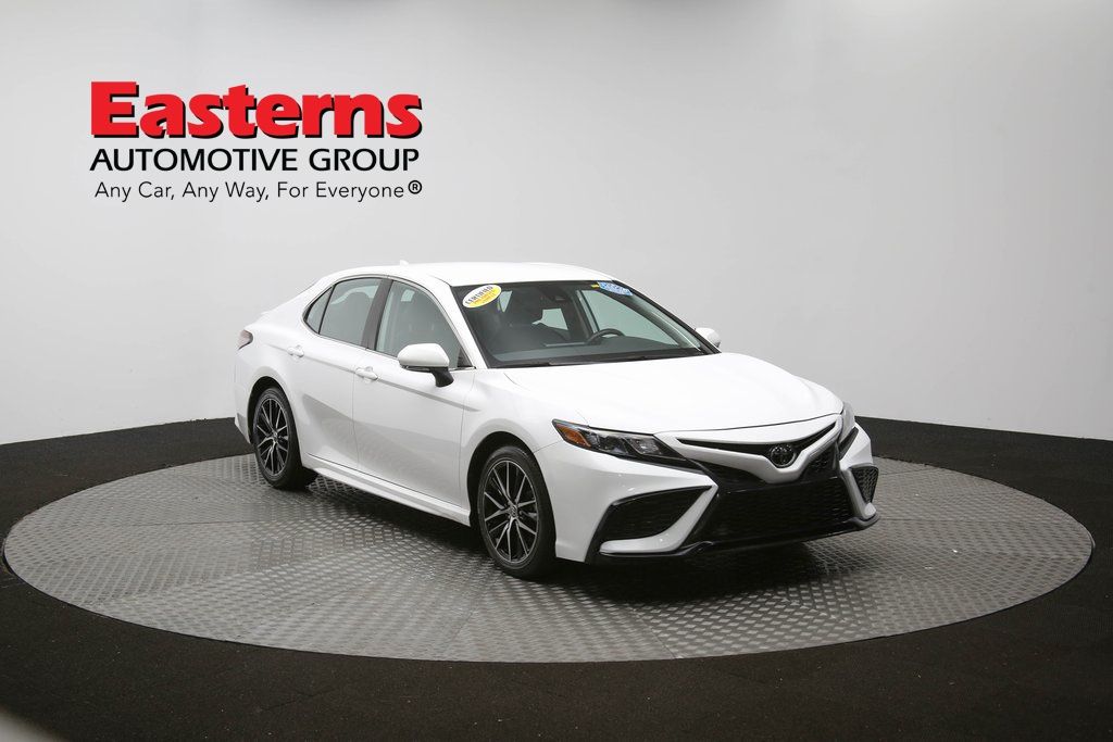 Vehicle image 15 of 61