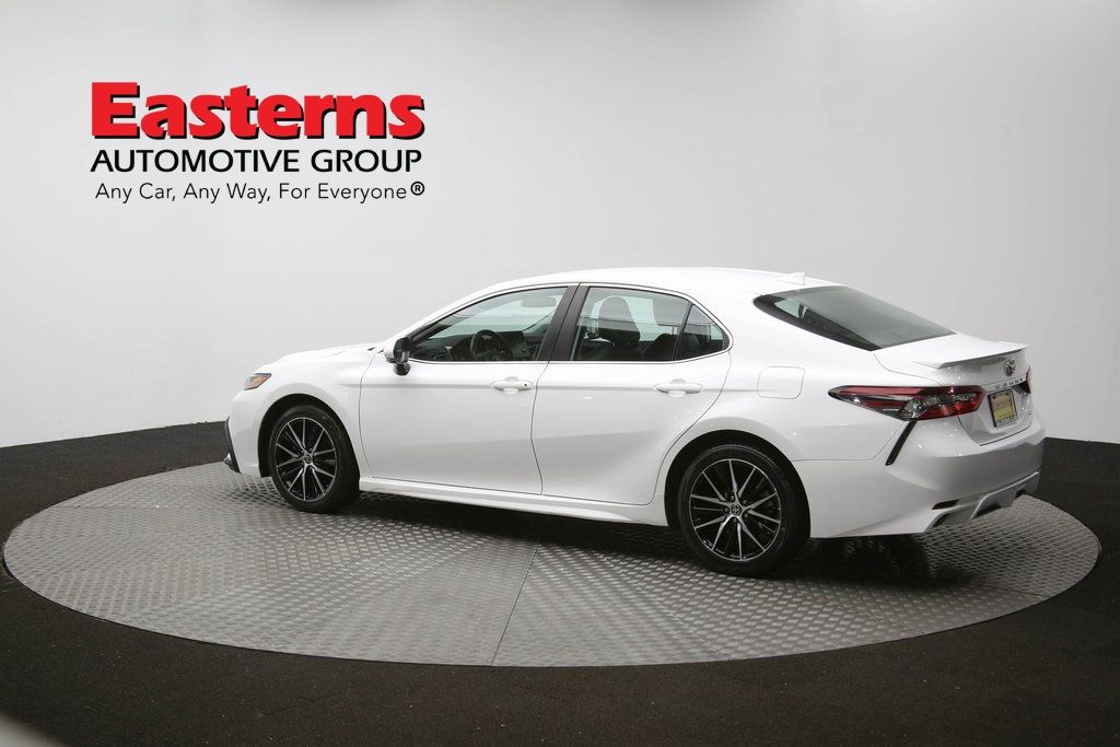Vehicle image 32 of 61