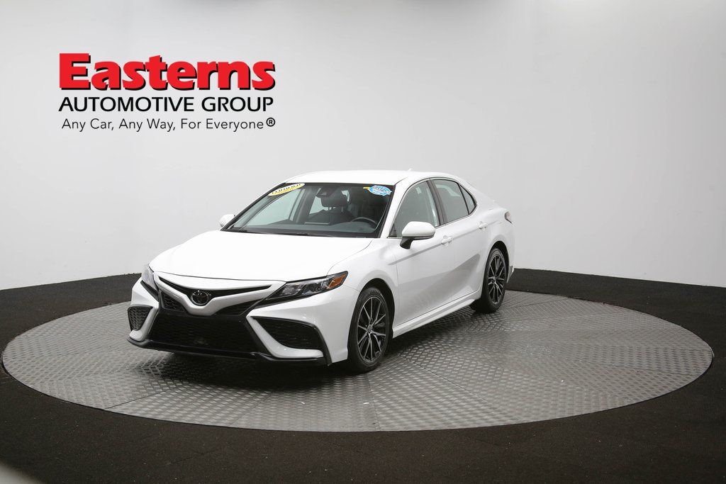 Vehicle image 4 of 61
