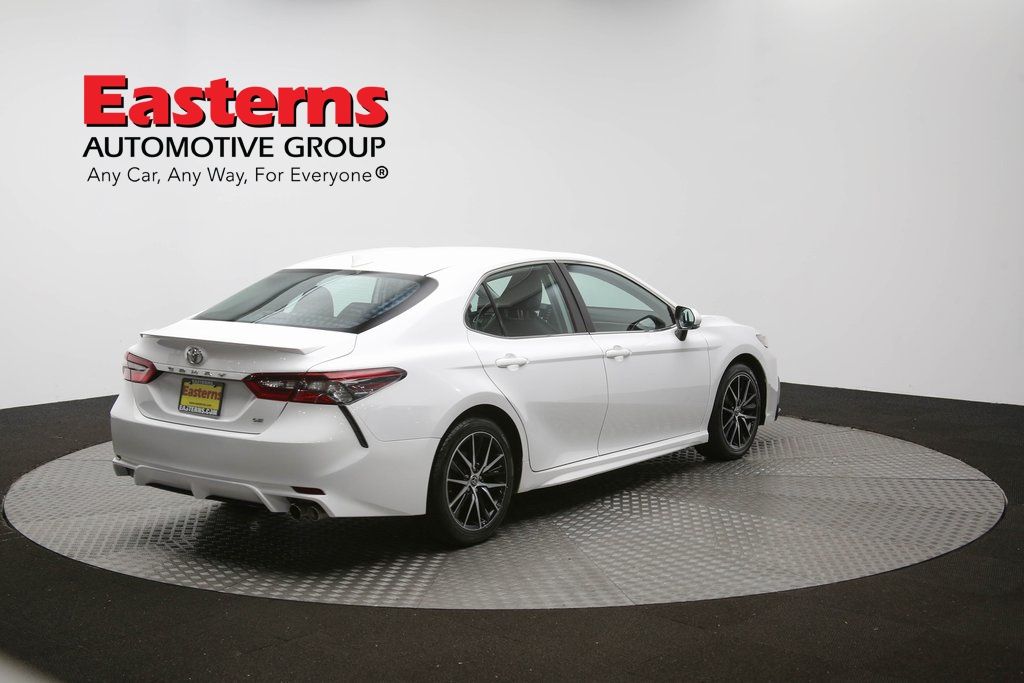 Vehicle image 20 of 61