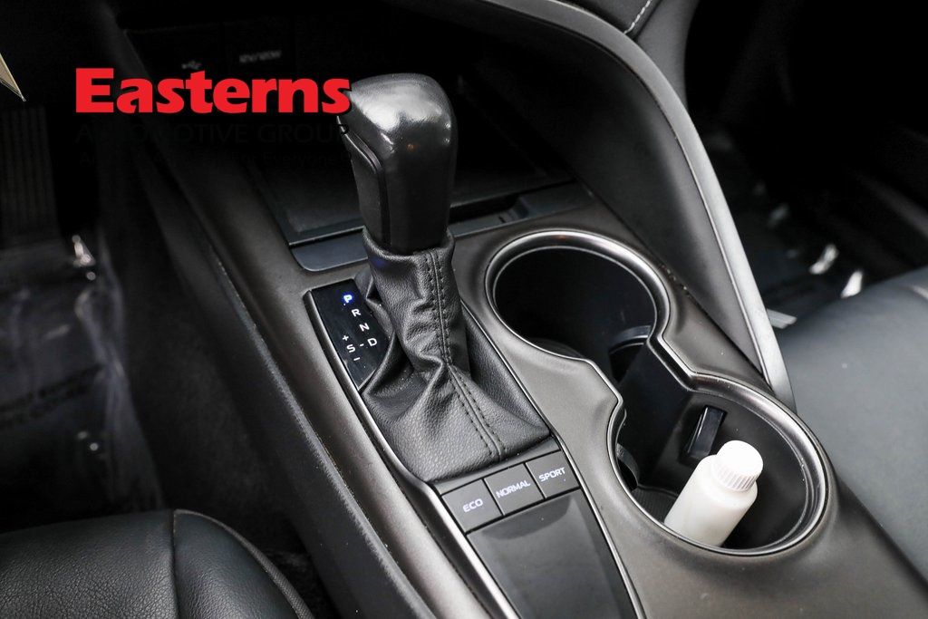 Vehicle image 43 of 61