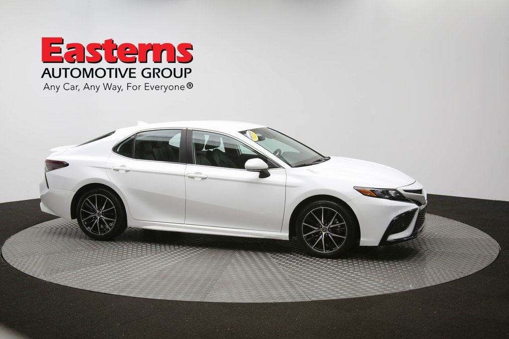 Vehicle image 11 of 61