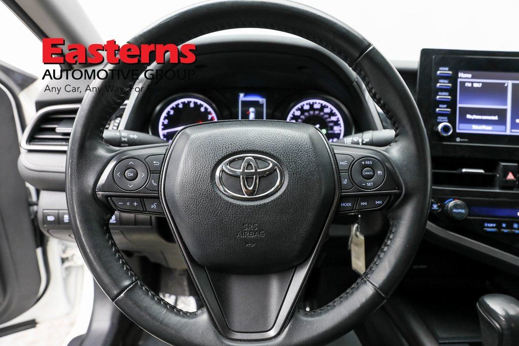 Vehicle image 40 of 61