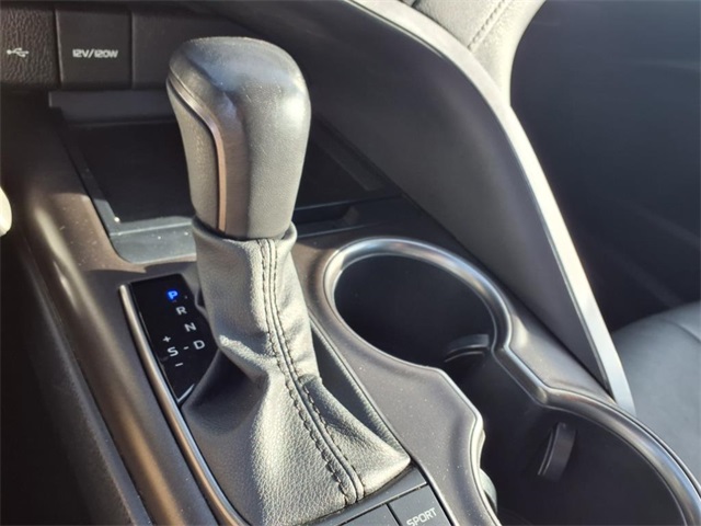 Vehicle image 16 of 22