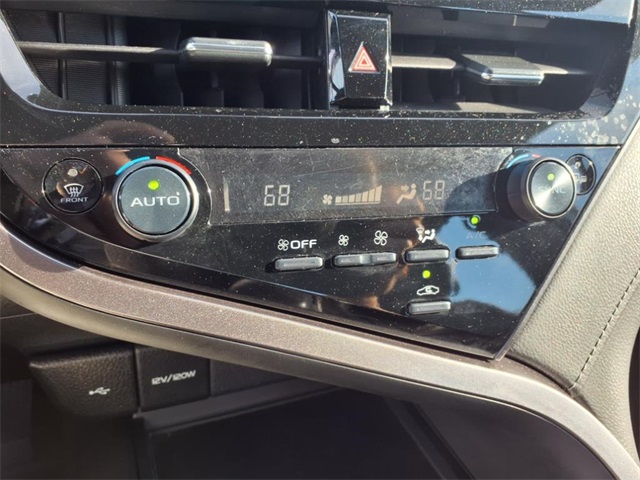 Vehicle image 15 of 22