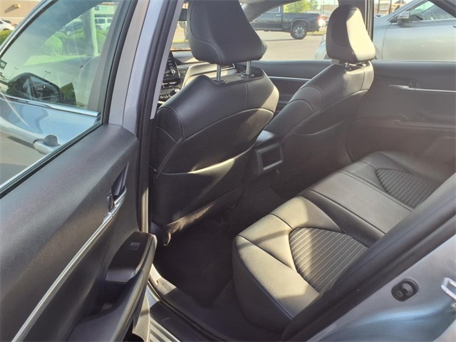 Vehicle image 19 of 22
