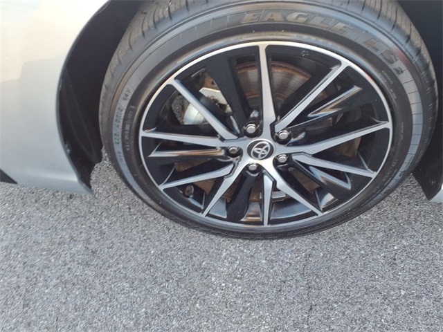 Vehicle image 7 of 22