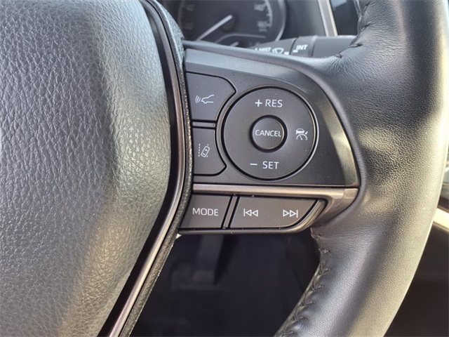 Vehicle image 11 of 22