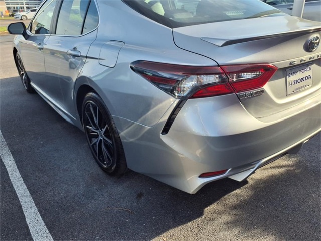 Vehicle image 5 of 22