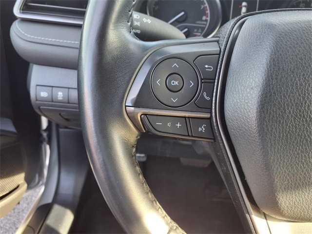 Vehicle image 9 of 22