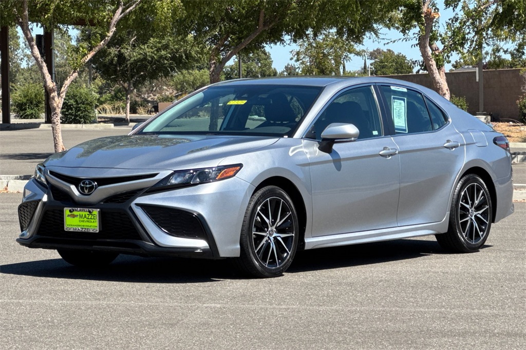 2023 Toyota Camry SE Image 1 of 47