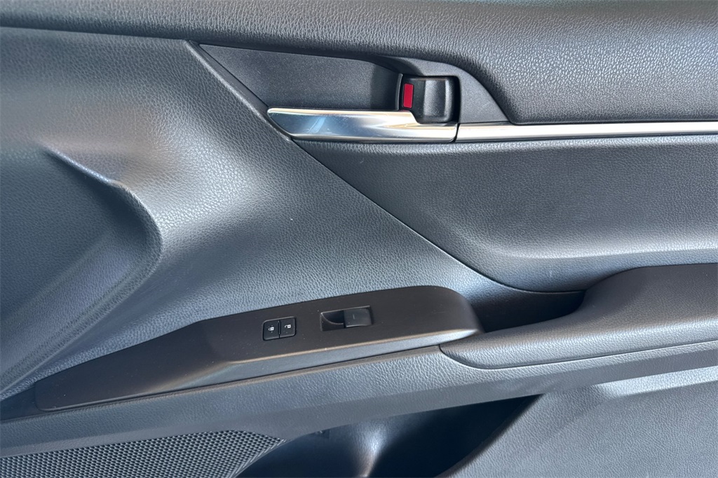 2023 Toyota Camry SE Image 24 of 47