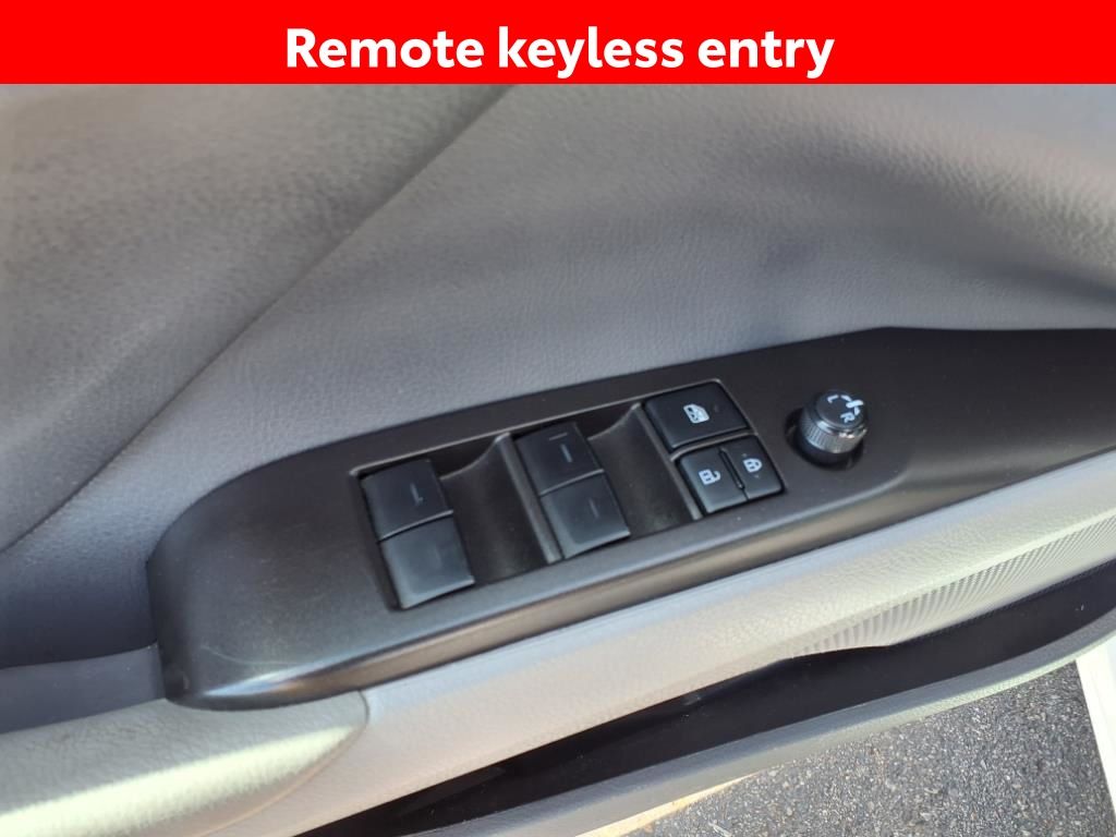 Vehicle image 15 of 27