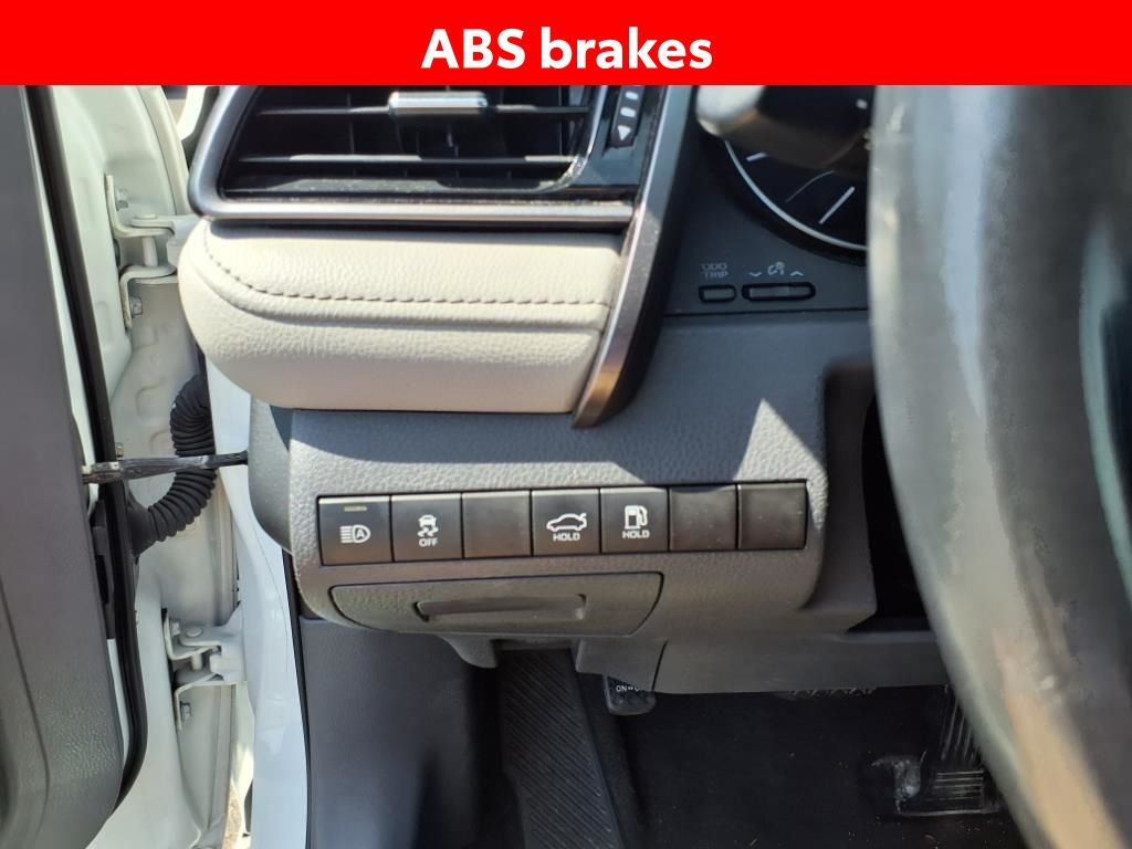 Vehicle image 20 of 27