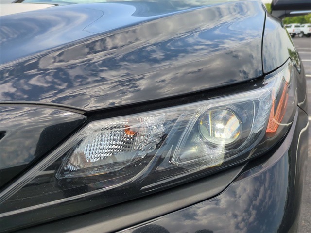 Vehicle image 10 of 31
