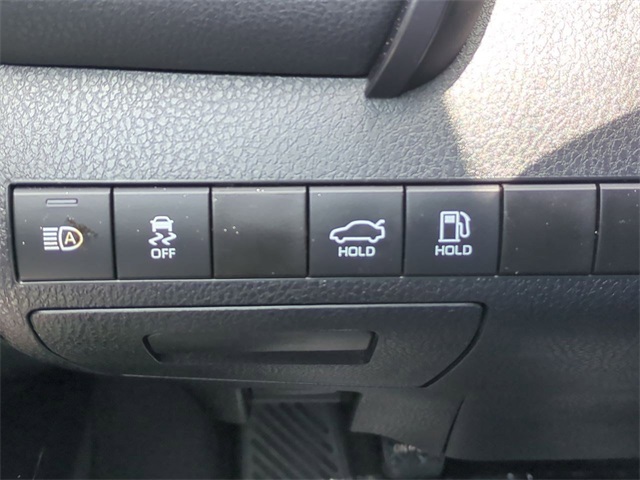 Vehicle image 19 of 31