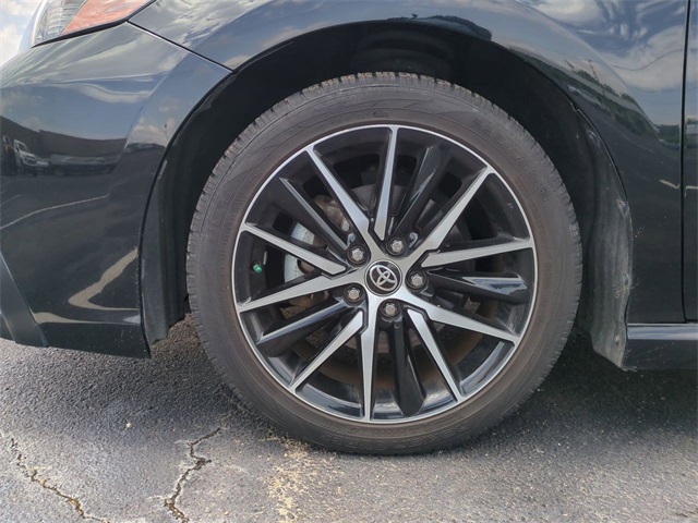 Vehicle image 12 of 31