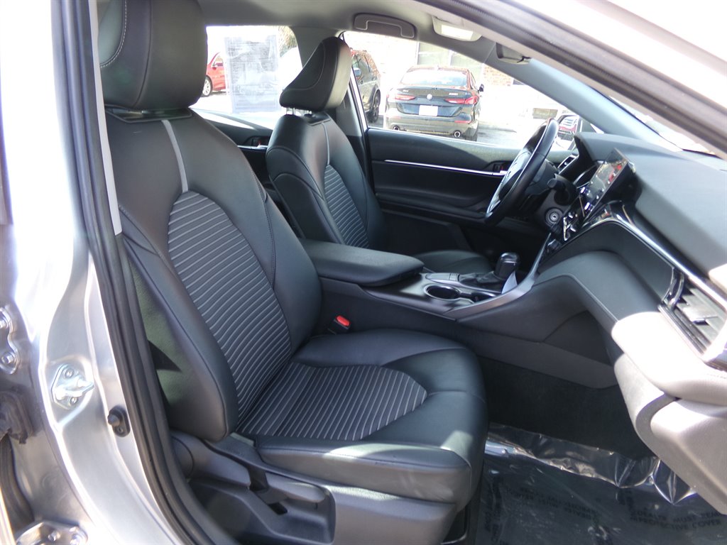 Vehicle image 17 of 41