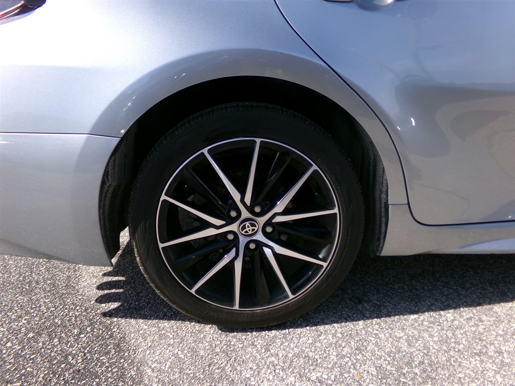 Vehicle image 37 of 41