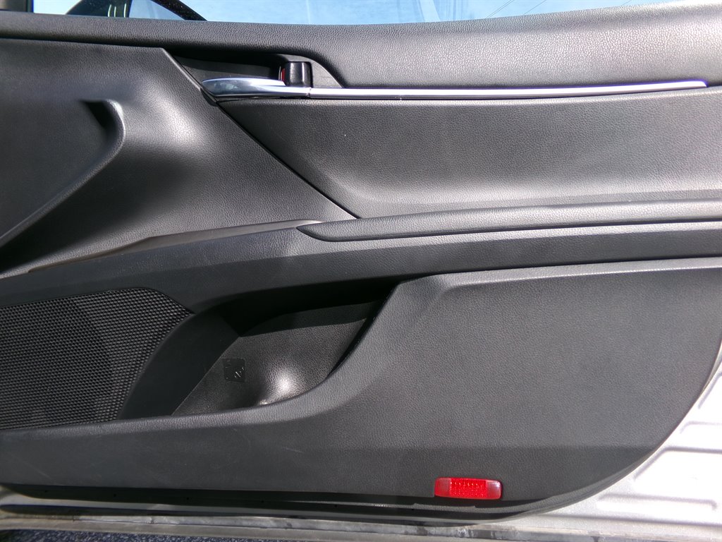 Vehicle image 11 of 41