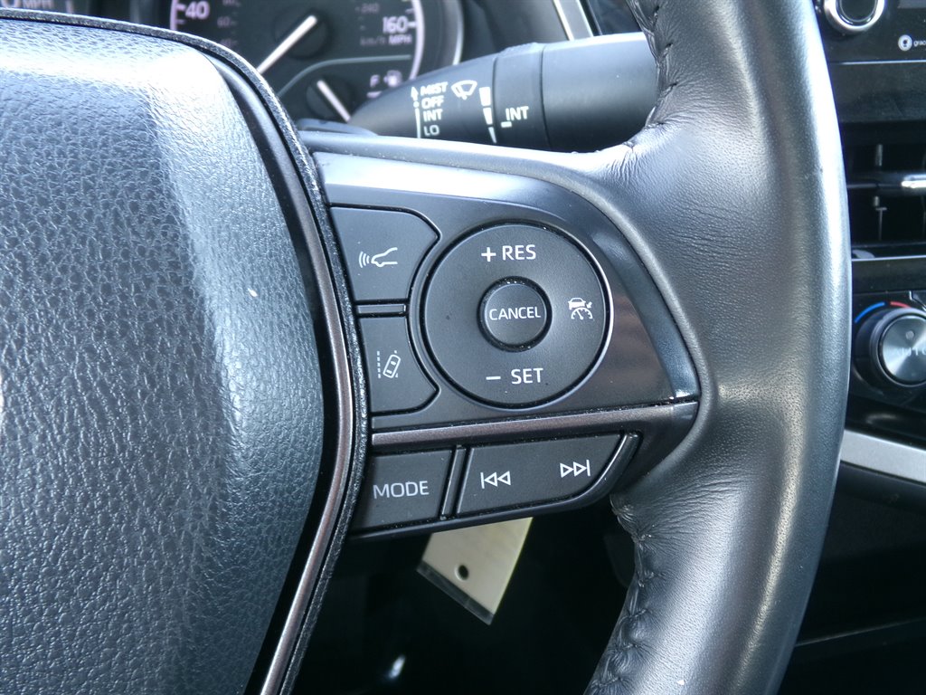 Vehicle image 23 of 41