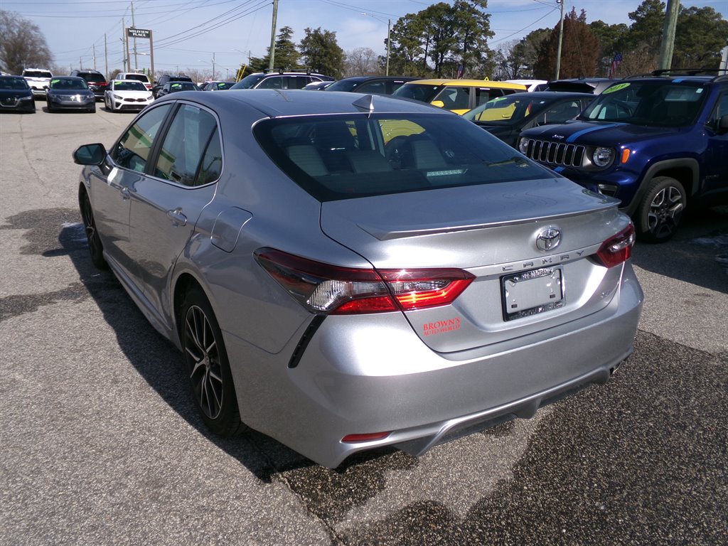 Vehicle image 8 of 41
