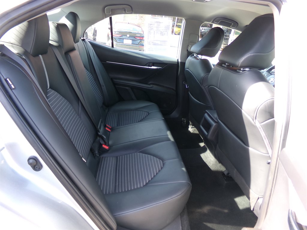 Vehicle image 18 of 41