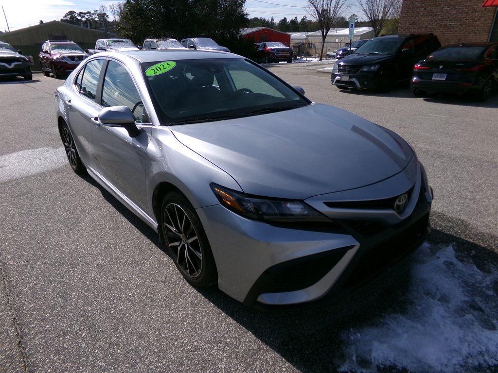 Vehicle image 4 of 41