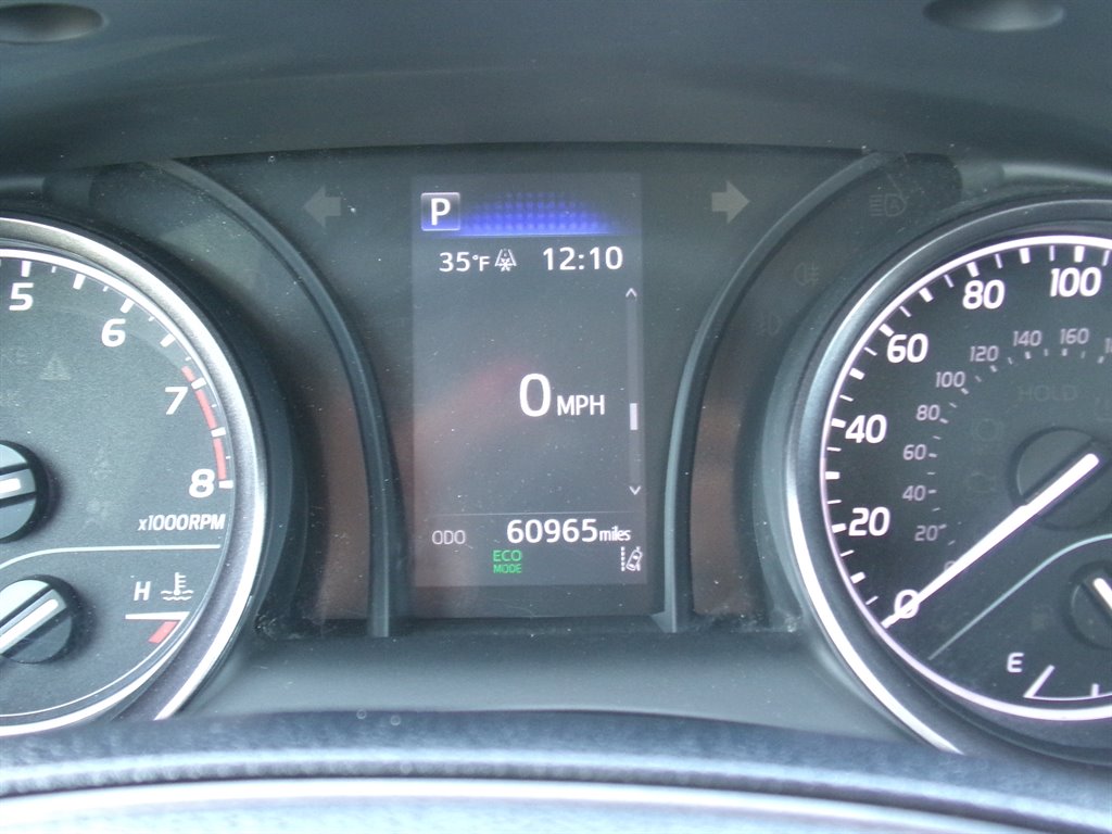 Vehicle image 25 of 41