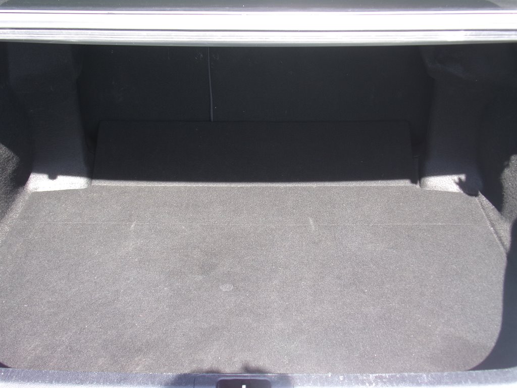 Vehicle image 33 of 41