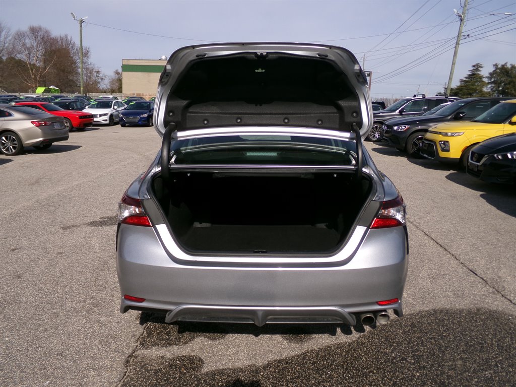 Vehicle image 32 of 41