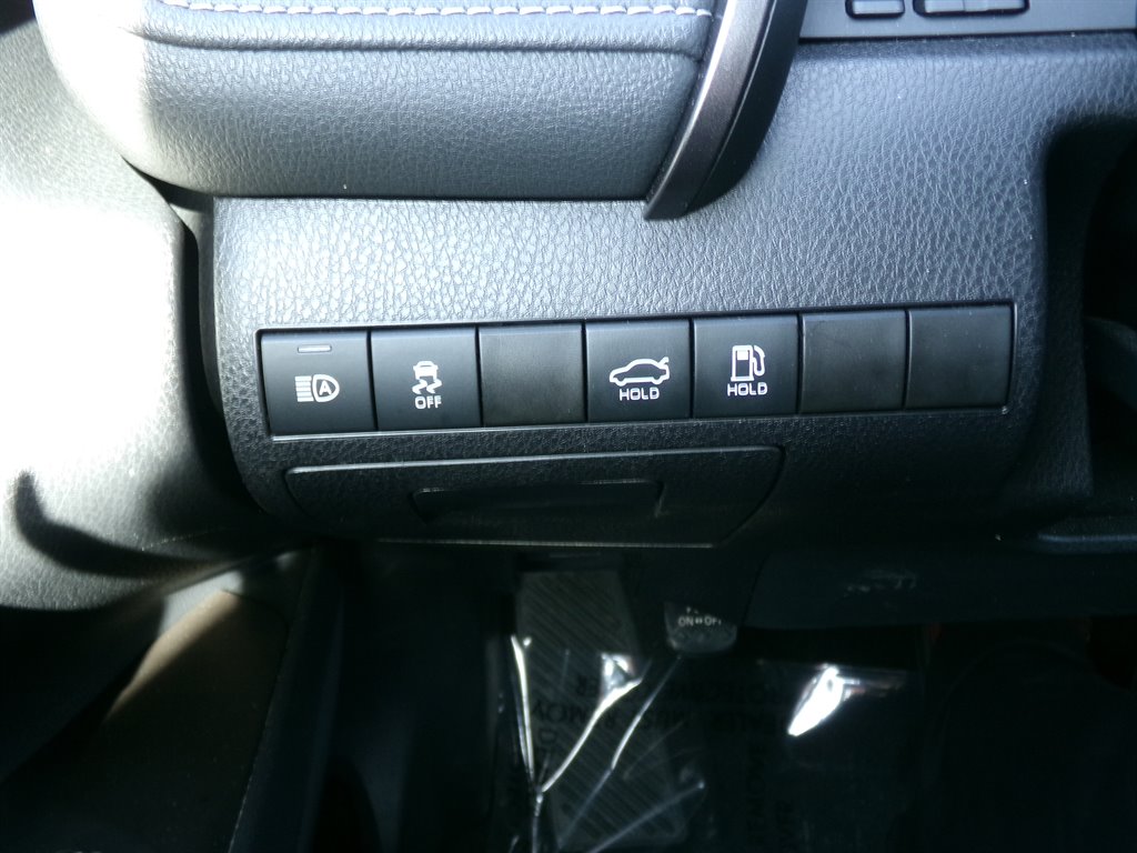 Vehicle image 20 of 41