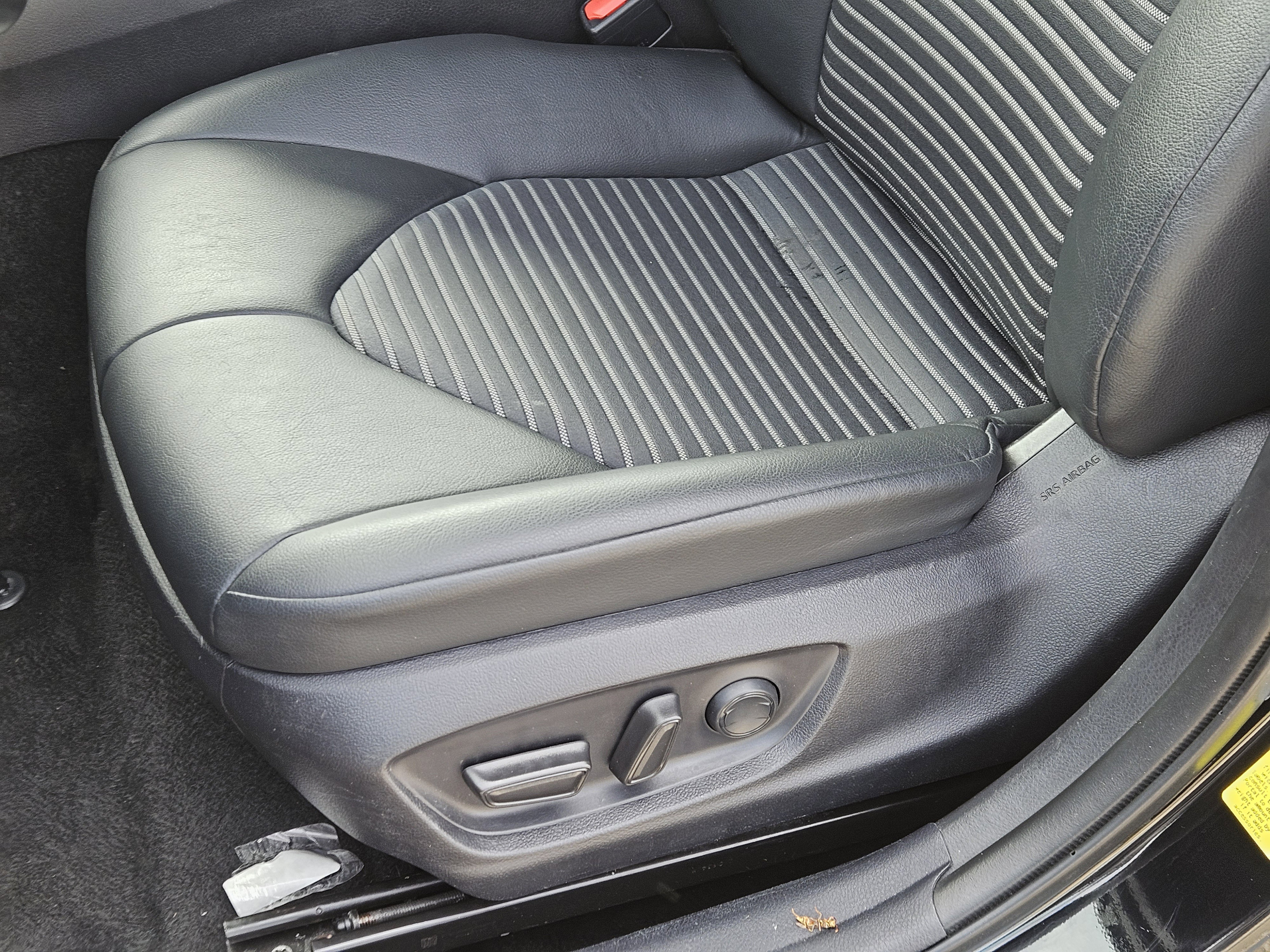 Vehicle image 19 of 24