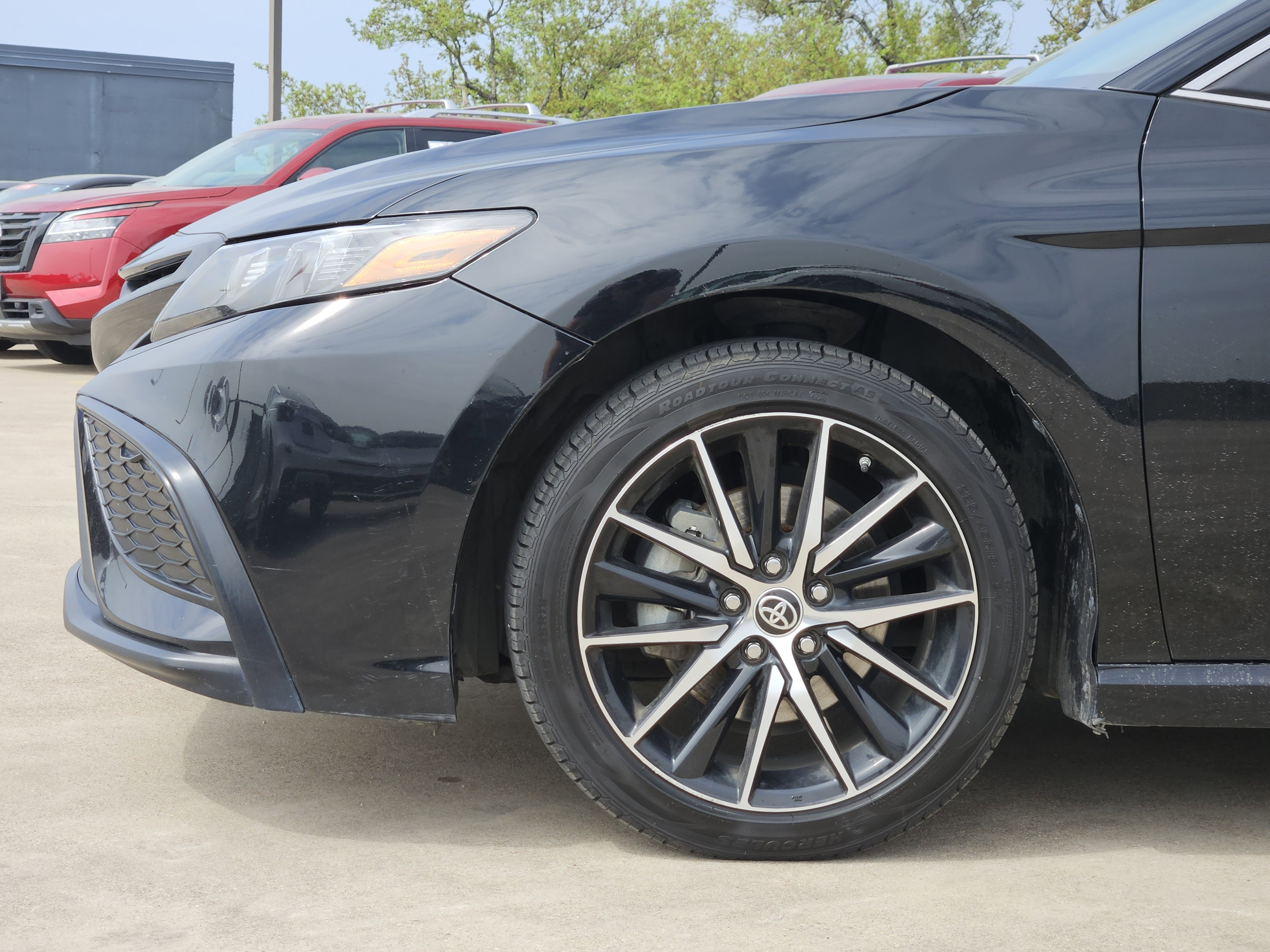 Vehicle image 7 of 24